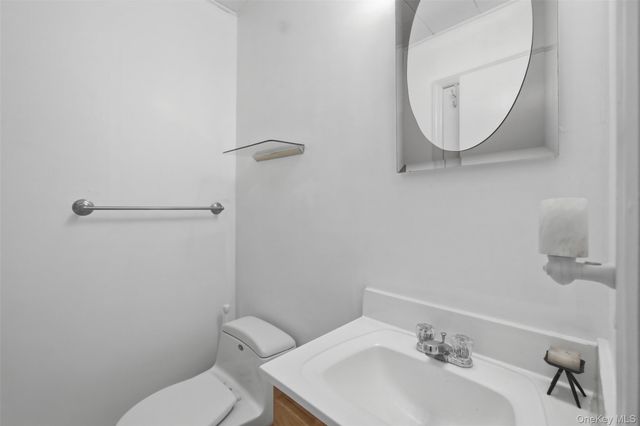 5 Albro Lane, White Plains, NY 10603