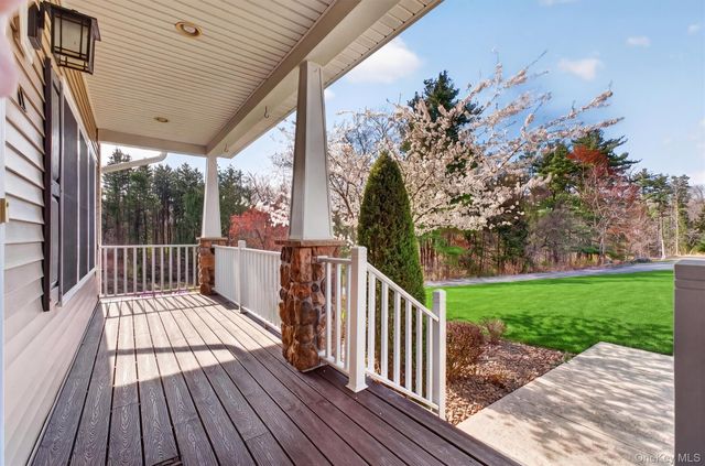 11 Country Glen, Fishkill, NY 12524