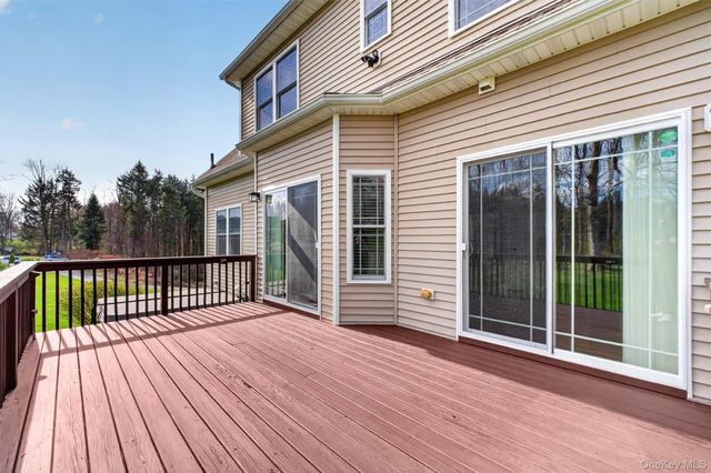 11 Country Glen, Fishkill, NY 12524