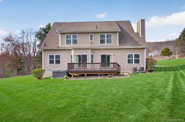 11 Country Glen, Fishkill, NY 12524