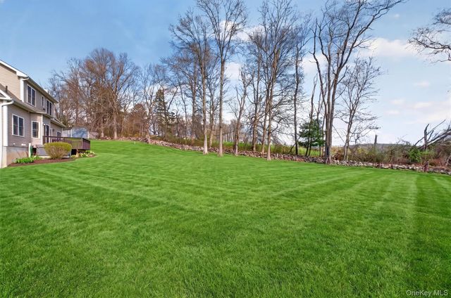 11 Country Glen, Fishkill, NY 12524