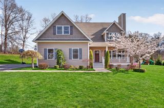 11 Country Glen, Fishkill, NY 12524