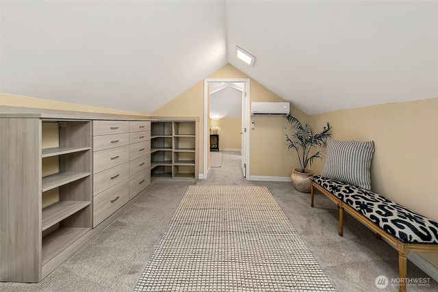 954 19th Avenue E, Seattle, WA 98112