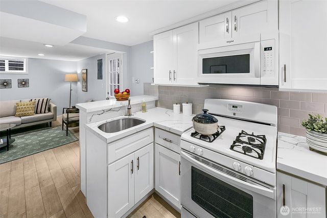 954 19th Avenue E, Seattle, WA 98112