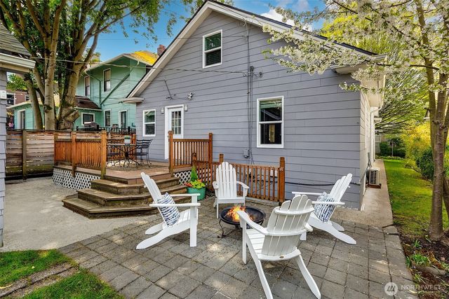 954 19th Avenue E, Seattle, WA 98112