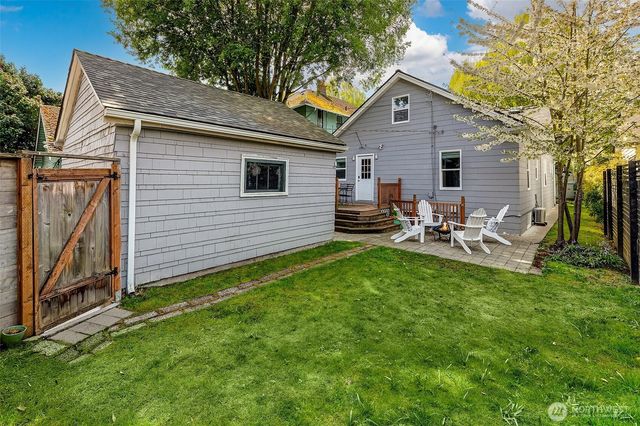 954 19th Avenue E, Seattle, WA 98112