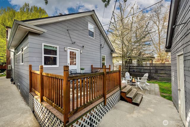 954 19th Avenue E, Seattle, WA 98112