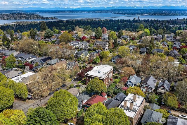 954 19th Avenue E, Seattle, WA 98112