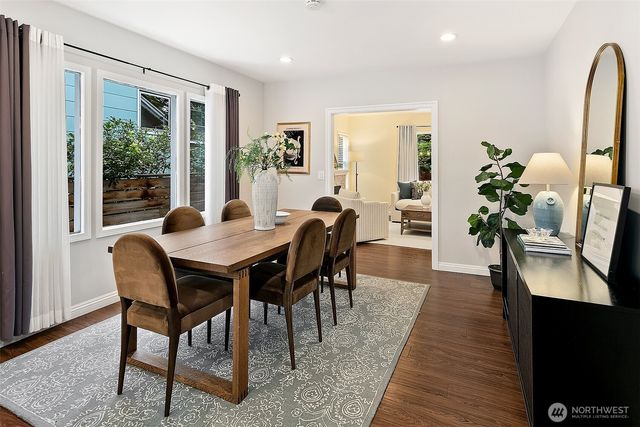 954 19th Avenue E, Seattle, WA 98112