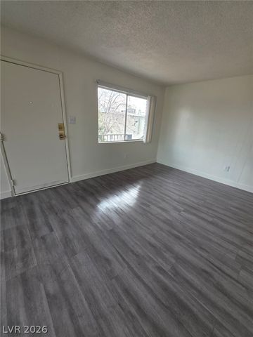 1107 East Desert Inn Road 9, Las Vegas, NV 89109
