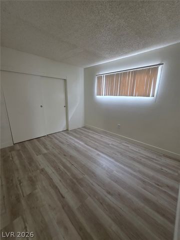 1107 East Desert Inn Road 9, Las Vegas, NV 89109