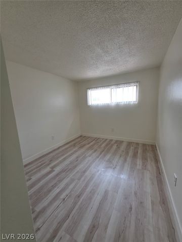 1107 East Desert Inn Road 9, Las Vegas, NV 89109