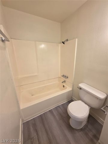 1107 East Desert Inn Road 9, Las Vegas, NV 89109