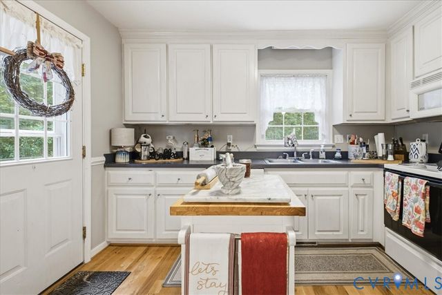 10900 Old Cheshire Ln, Chester, VA 23831