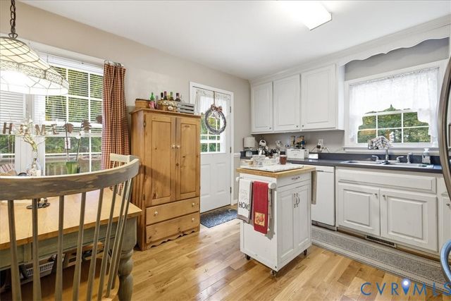 10900 Old Cheshire Ln, Chester, VA 23831