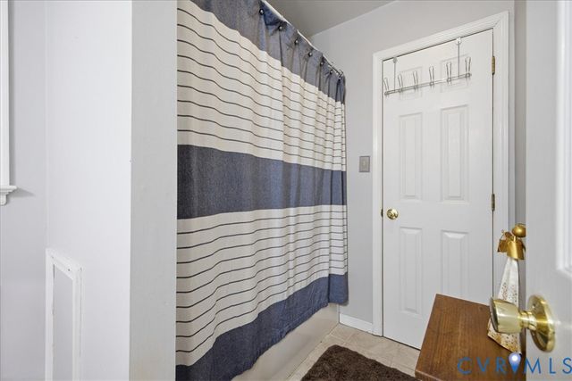 10900 Old Cheshire Ln, Chester, VA 23831