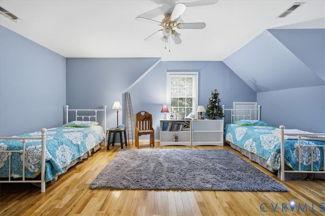 10900 Old Cheshire Ln, Chester, VA 23831