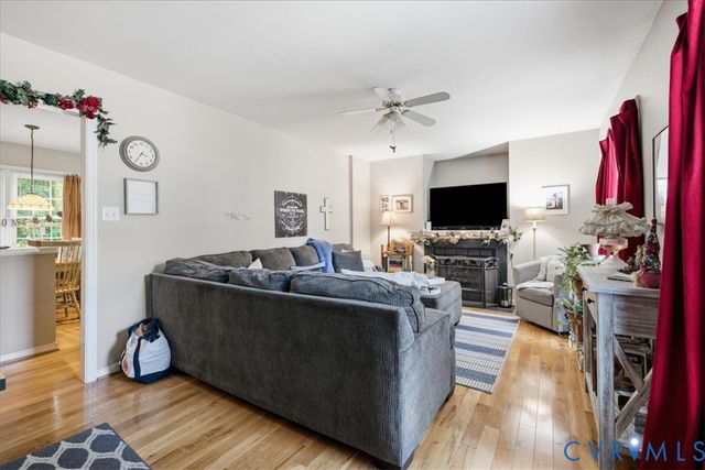 10900 Old Cheshire Ln, Chester, VA 23831