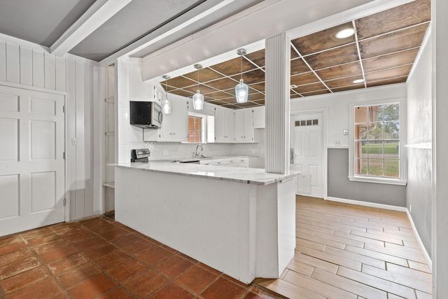 608 E Barton Street, Calvert, TX 77837