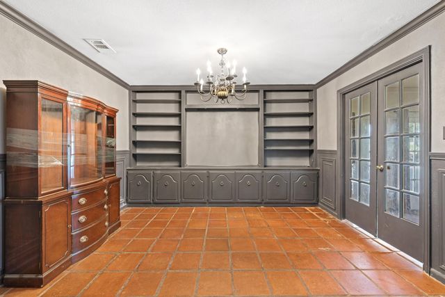 608 E Barton Street, Calvert, TX 77837