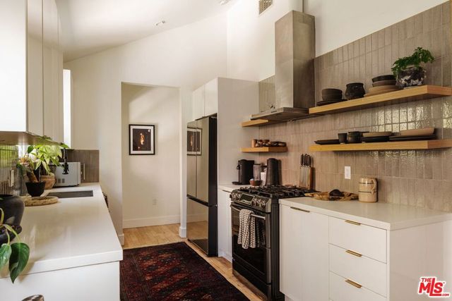 420 N Benton Way, Los Angeles, CA 90026