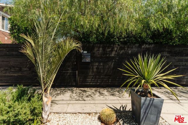 420 N Benton Way, Los Angeles, CA 90026