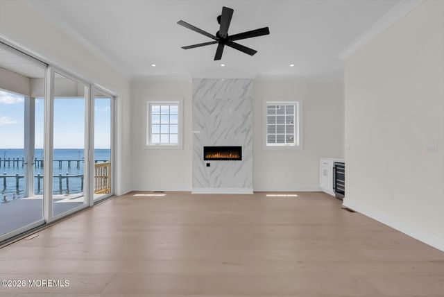 657 Bayview Drive, Toms River, NJ 08753