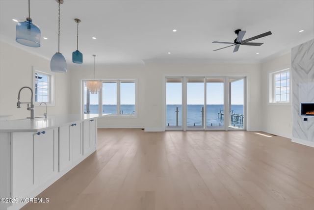 657 Bayview Drive, Toms River, NJ 08753