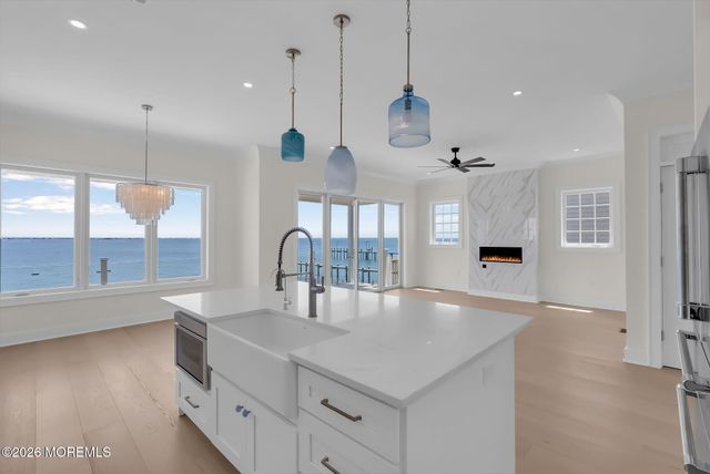 657 Bayview Drive, Toms River, NJ 08753