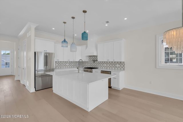 657 Bayview Drive, Toms River, NJ 08753