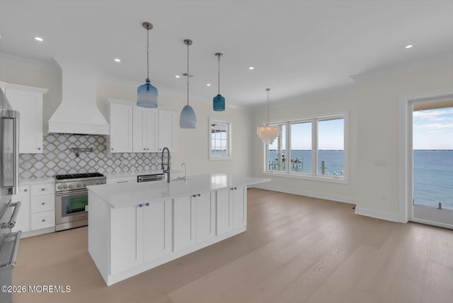 657 Bayview Drive, Toms River, NJ 08753