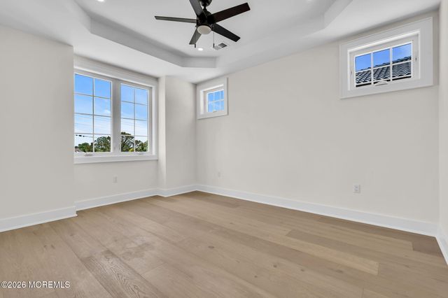 657 Bayview Drive, Toms River, NJ 08753