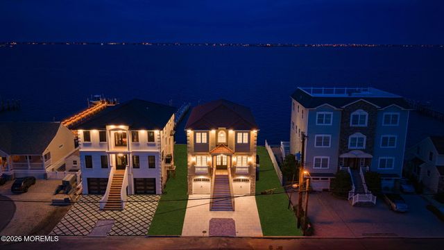 657 Bayview Drive, Toms River, NJ 08753