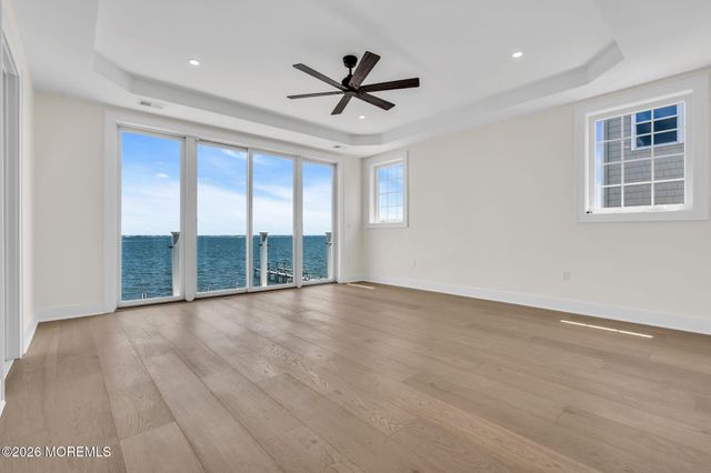 657 Bayview Drive, Toms River, NJ 08753