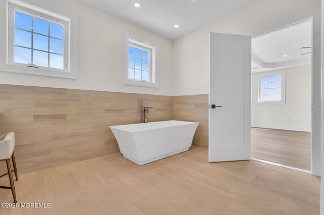 657 Bayview Drive, Toms River, NJ 08753