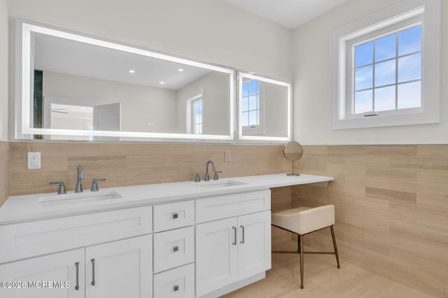657 Bayview Drive, Toms River, NJ 08753