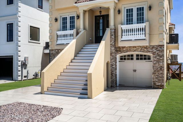 657 Bayview Drive, Toms River, NJ 08753