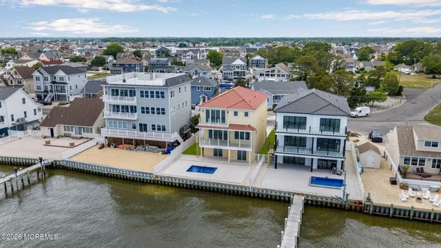 657 Bayview Drive, Toms River, NJ 08753
