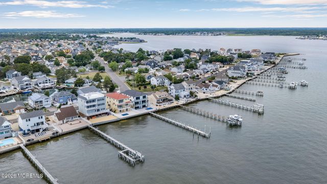 657 Bayview Drive, Toms River, NJ 08753