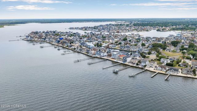 657 Bayview Drive, Toms River, NJ 08753