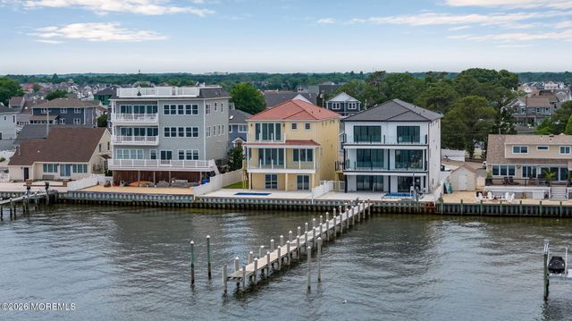 657 Bayview Drive, Toms River, NJ 08753