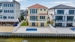 657 Bayview Drive, Toms River, NJ 08753
