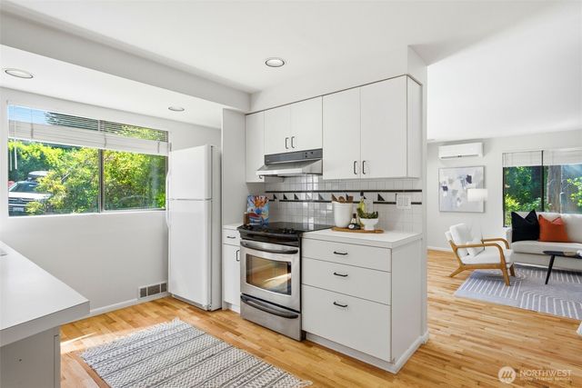 11406 NE 103rd Place, Kirkland, WA 98033