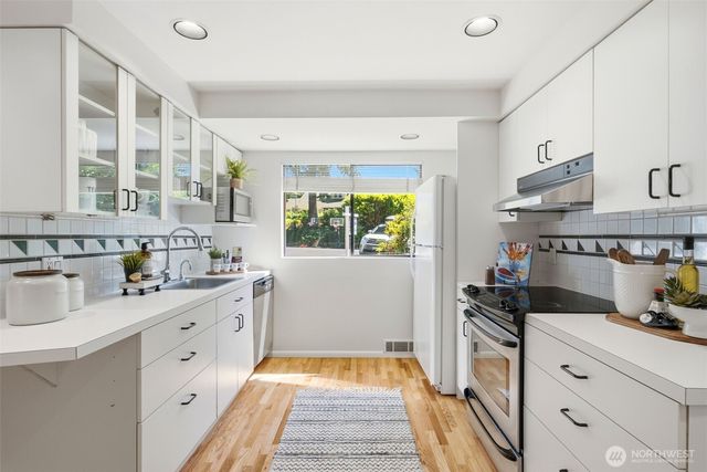 11406 NE 103rd Place, Kirkland, WA 98033