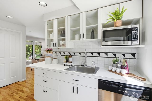 11406 NE 103rd Place, Kirkland, WA 98033