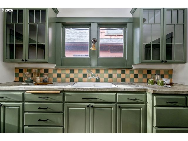 1229 Se 34TH Ave, Portland, OR 97214