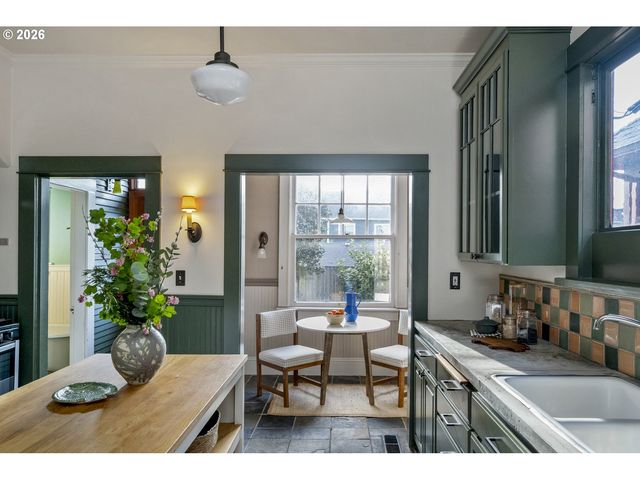 1229 Se 34TH Ave, Portland, OR 97214