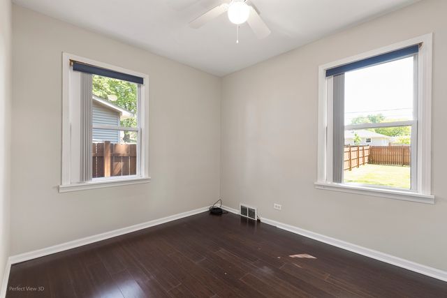 33191 N Sunset Avenue, Grayslake, IL 60030