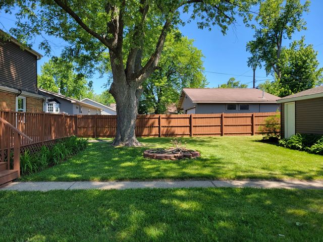 33191 N Sunset Avenue, Grayslake, IL 60030