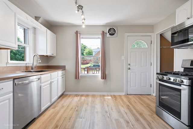 33191 N Sunset Avenue, Grayslake, IL 60030